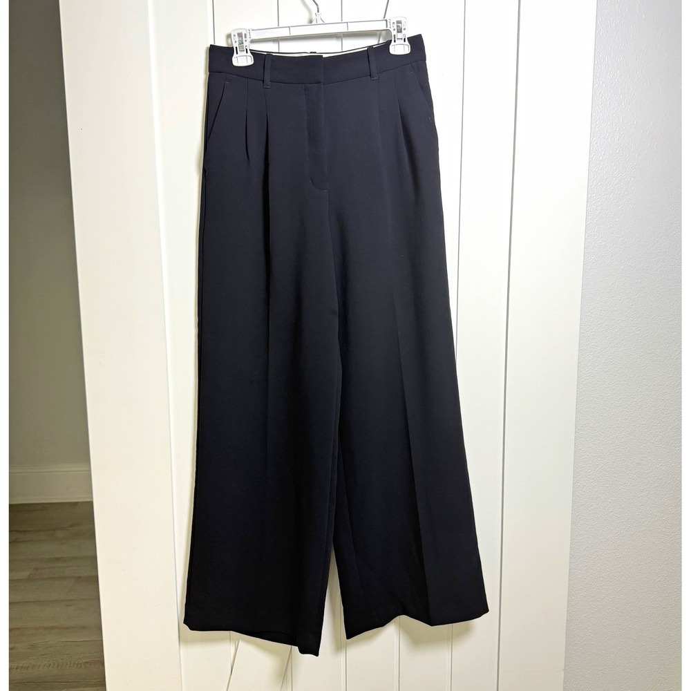 Aritzia Effortless Pant Black Pleated Wide-Leg Size 6 Capsule Business Casual